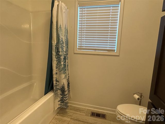 330 W Memorial Highway, Harmony, NC 28634