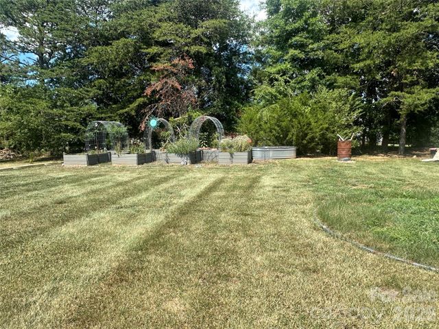 330 W Memorial Highway, Harmony, NC 28634