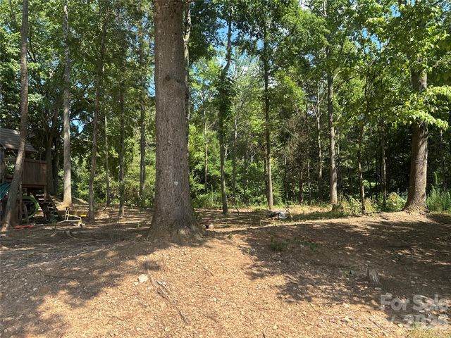 330 W Memorial Highway, Harmony, NC 28634