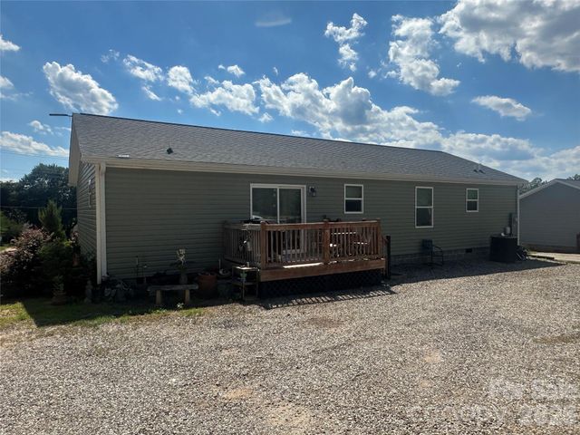 330 W Memorial Highway, Harmony, NC 28634