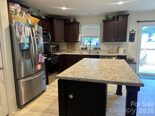 330 W Memorial Highway, Harmony, NC 28634