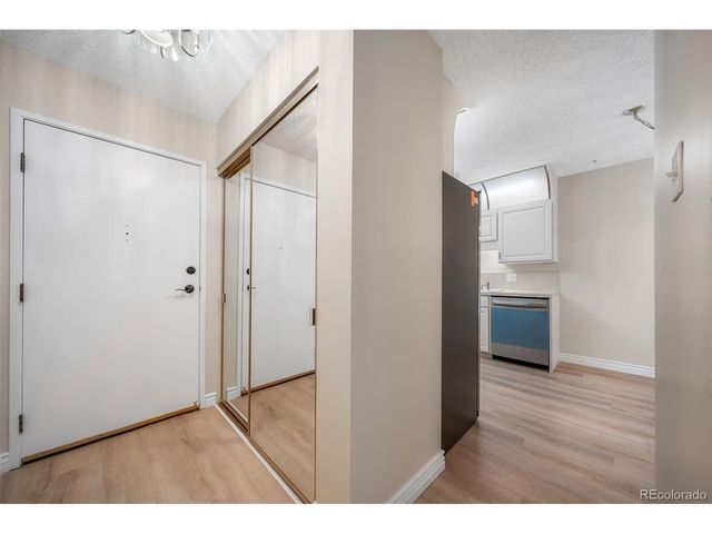 3082 S Wheeling Way 208-205, Aurora, CO 80014