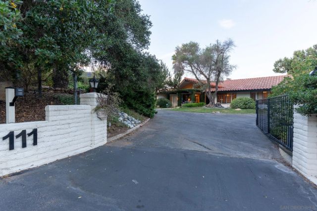111 Morro Hills Road, Fallbrook, CA 92028