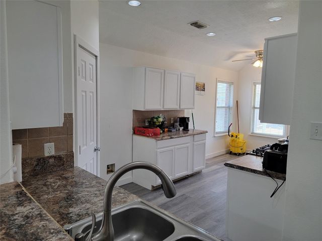 1406 High Thicket Court, Spring, TX 77373