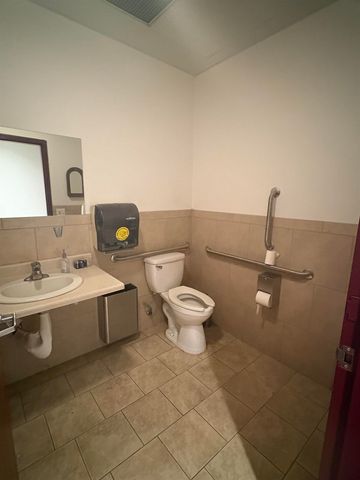 1227 N Division St, Spokane, WA 99202