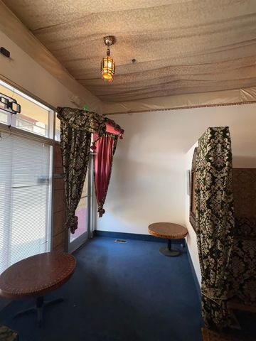 1227 N Division St, Spokane, WA 99202
