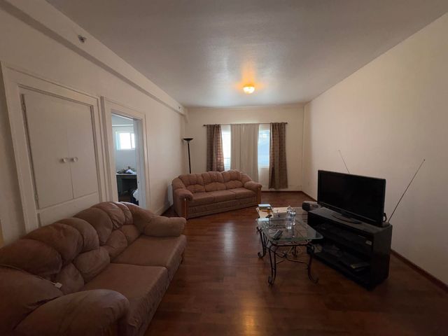 1227 N Division St, Spokane, WA 99202