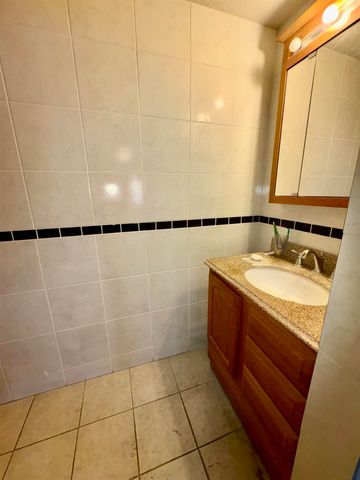 1227 N Division St, Spokane, WA 99202