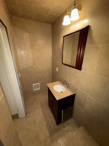 1227 N Division St, Spokane, WA 99202