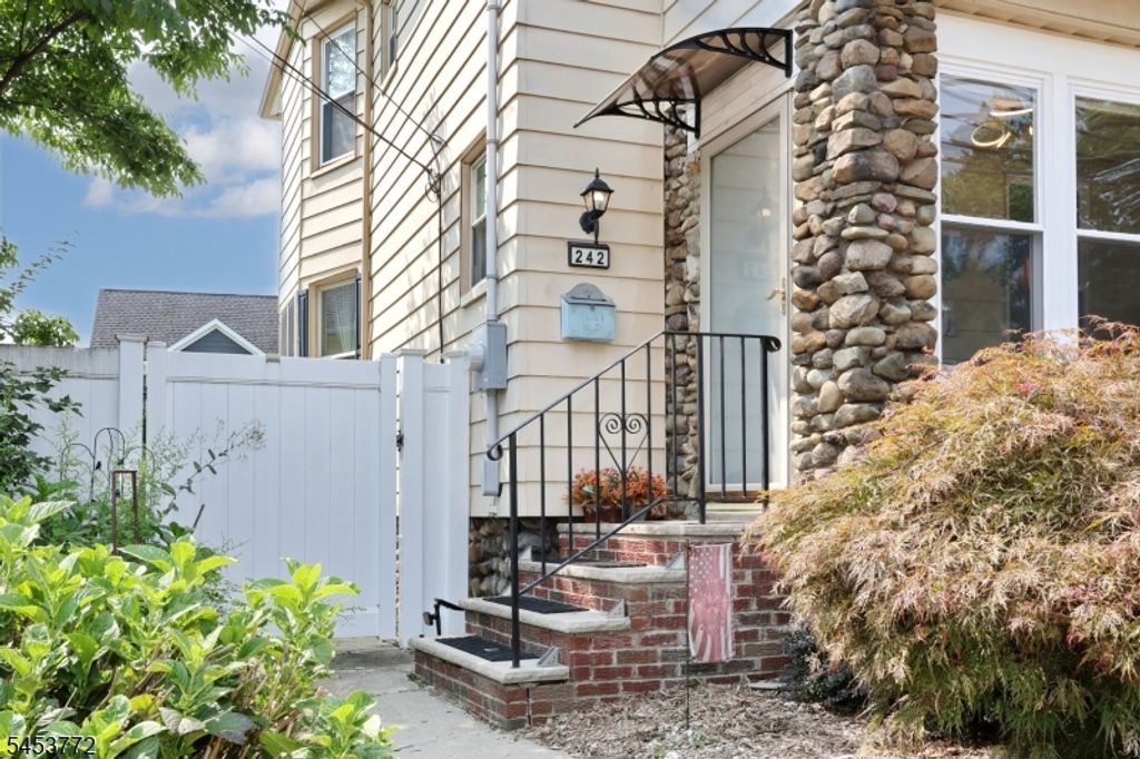 242 Central Ave, Hawthorne Boro, NJ 07506 — photo 2