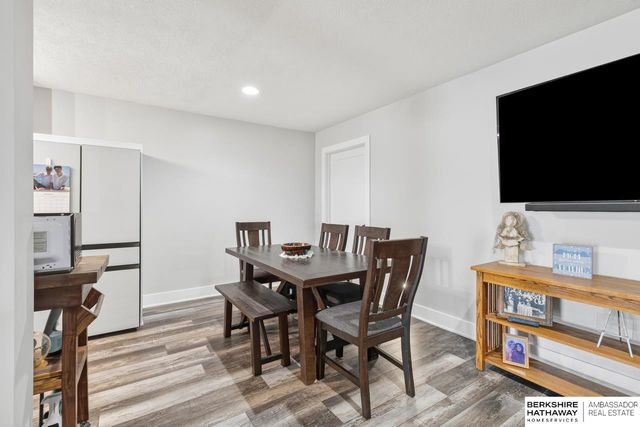 685 N 11th Circle, Springfield, NE 68059