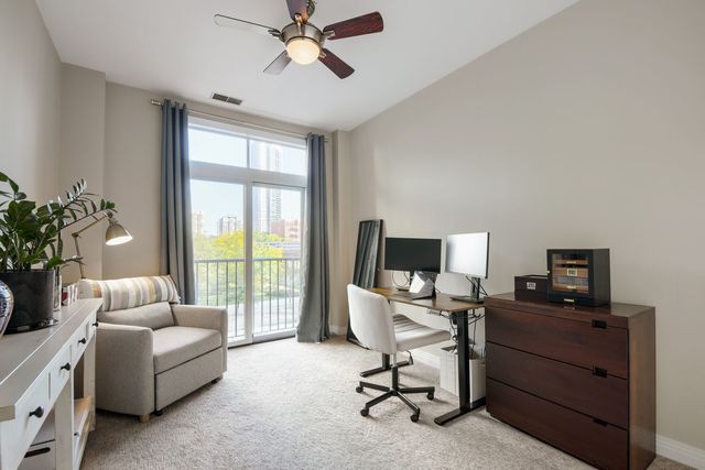 330 N Clinton Street 302, Chicago, IL 60661