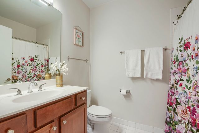330 N Clinton Street 302, Chicago, IL 60661