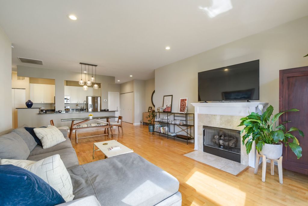 330 N Clinton Street 302, Chicago, IL 60661 — photo 4