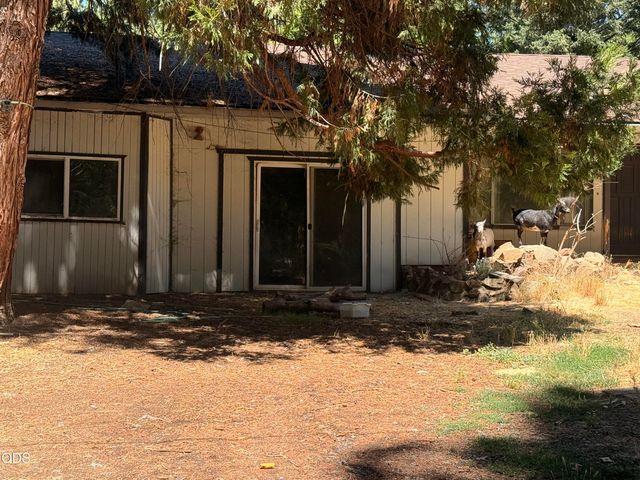 6148 E Evans Creek Road, Rogue River, OR 97537