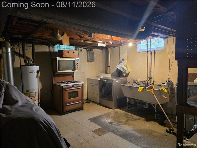 8841 Wormer, Redford, MI 48239
