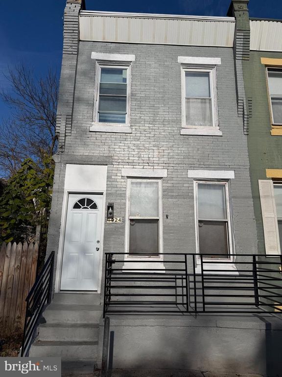 1924 N TAYLOR ST, Philadelphia, PA 19121