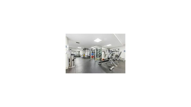 405 W 23rd St Apt 5L, New York City, NY 10011