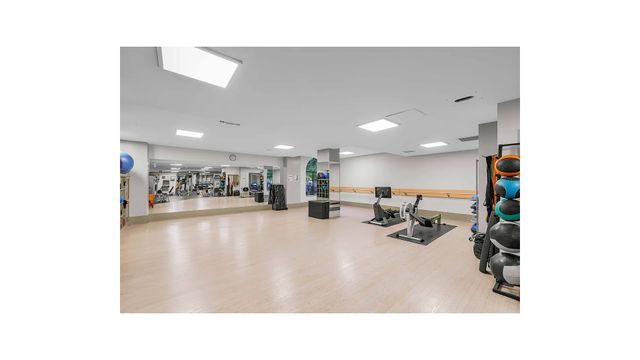 405 W 23rd St Apt 5L, New York City, NY 10011