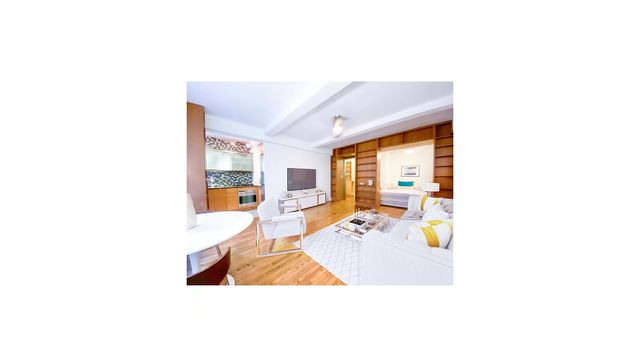 405 W 23rd St Apt 5L, New York City, NY 10011