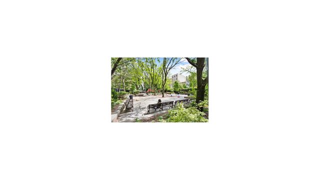 405 W 23rd St Apt 5L, New York City, NY 10011