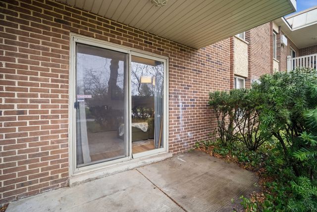 500 N Wilke Road 105, Palatine, IL 60074