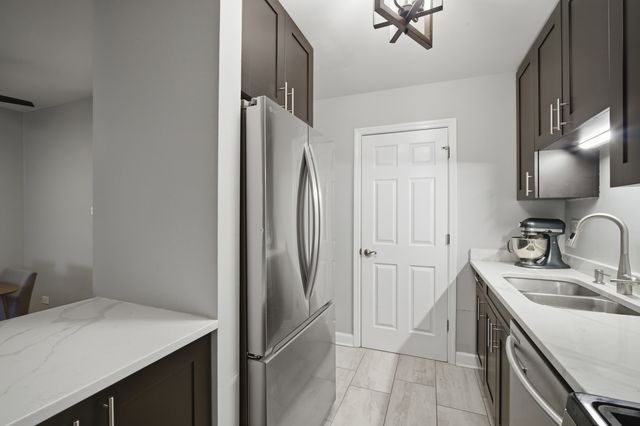 500 N Wilke Road 105, Palatine, IL 60074