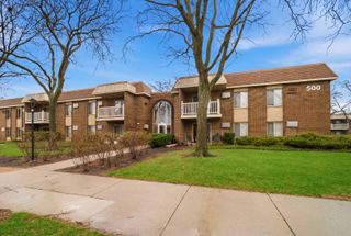 500 N Wilke Road 105, Palatine, IL 60074