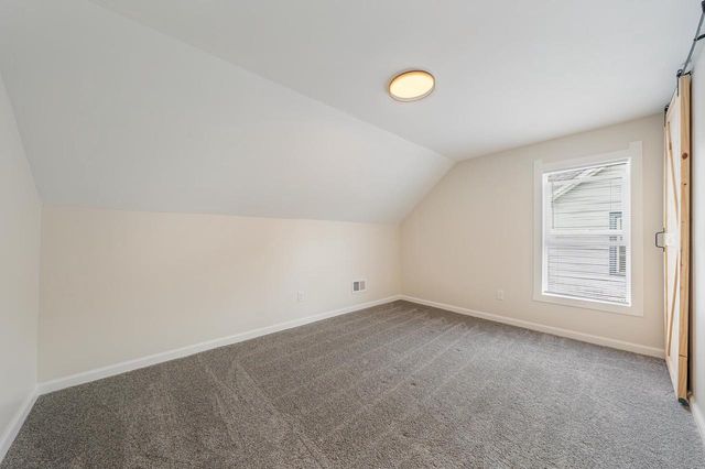 402 E LINCOLN AVENUE, Oshkosh, WI 54901