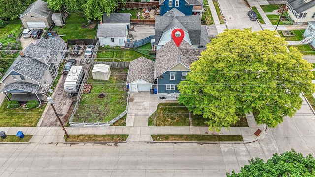402 E LINCOLN AVENUE, Oshkosh, WI 54901