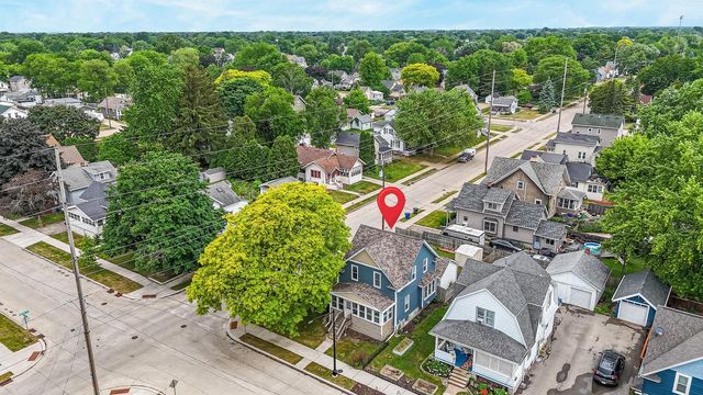 402 E LINCOLN AVENUE, Oshkosh, WI 54901