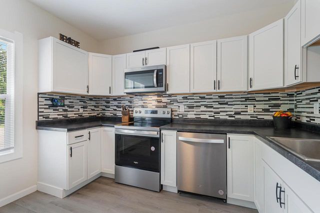 402 E LINCOLN AVENUE, Oshkosh, WI 54901
