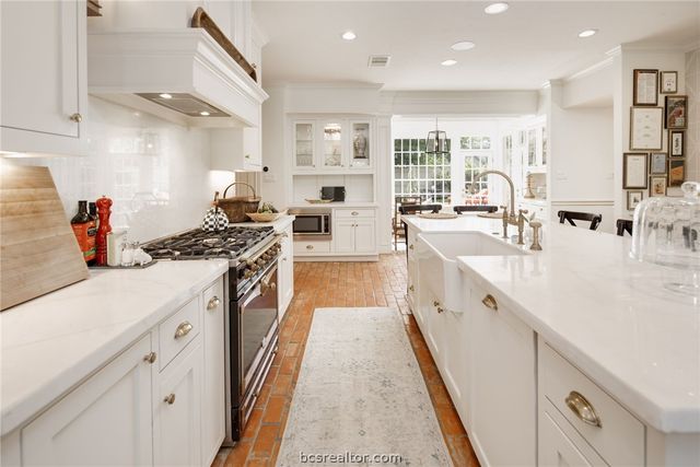 1004 Sonoma Circle, College Station, TX 77845