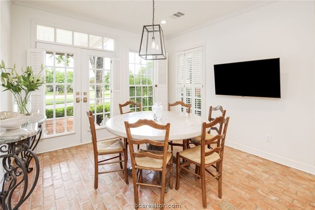 1004 Sonoma Circle, College Station, TX 77845