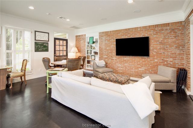 1004 Sonoma Circle, College Station, TX 77845