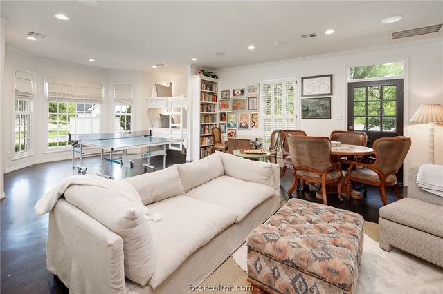 1004 Sonoma Circle, College Station, TX 77845