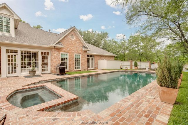 1004 Sonoma Circle, College Station, TX 77845