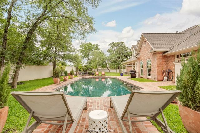 1004 Sonoma Circle, College Station, TX 77845