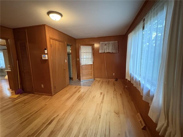 26 Shannon Street, Bath, NY 14810