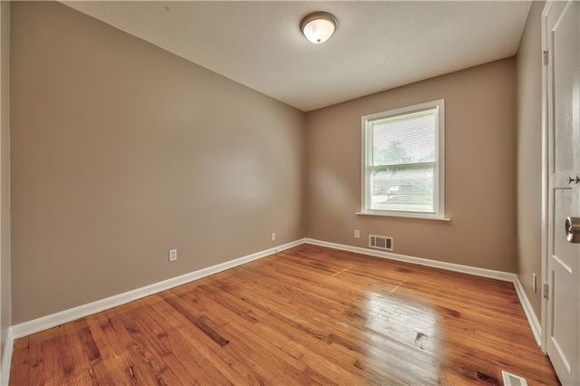 5226 Garner Lane, Merriam, KS 66203