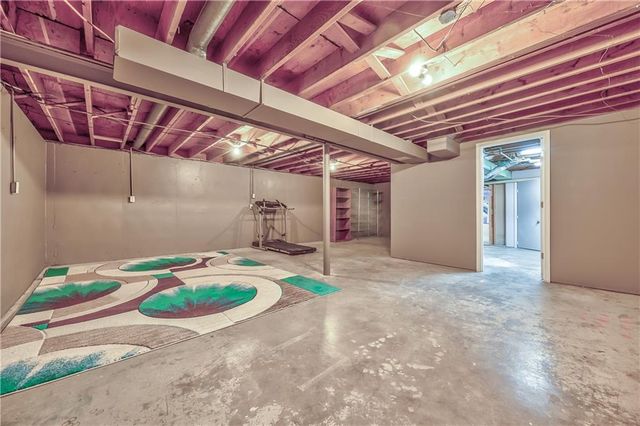 5226 Garner Lane, Merriam, KS 66203