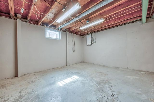 5226 Garner Lane, Merriam, KS 66203