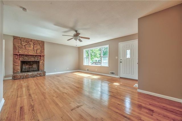 5226 Garner Lane, Merriam, KS 66203
