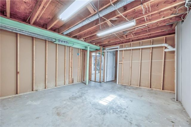 5226 Garner Lane, Merriam, KS 66203