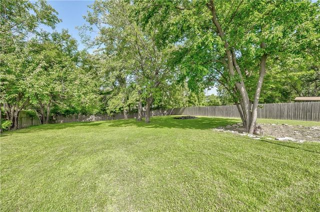 5226 Garner Lane, Merriam, KS 66203