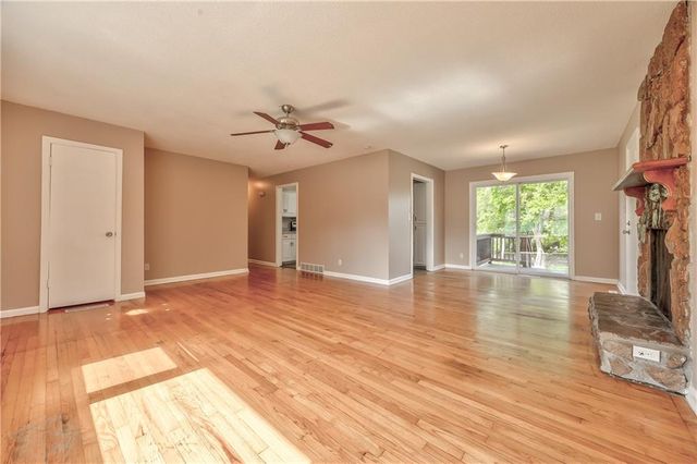 5226 Garner Lane, Merriam, KS 66203