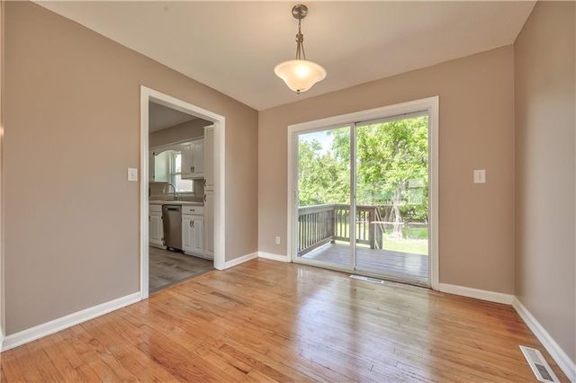5226 Garner Lane, Merriam, KS 66203