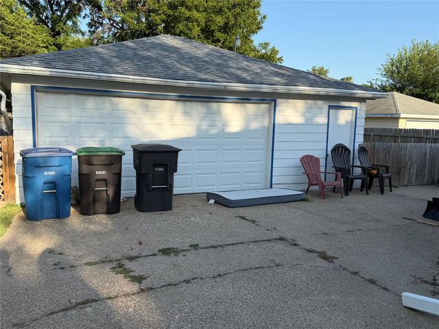 3941 E 26th Street, Des Moines, IA 50317