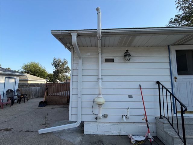 3941 E 26th Street, Des Moines, IA 50317