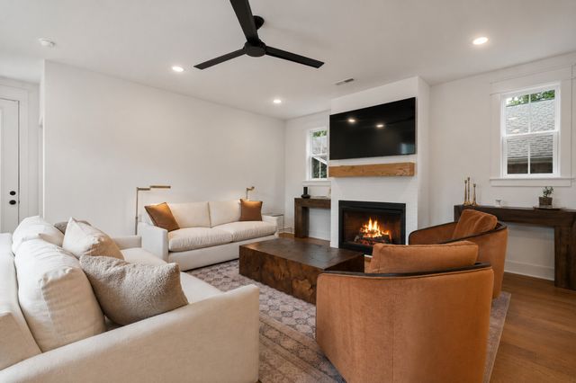 323 Whitsett Rd, Nashville, TN 37210
